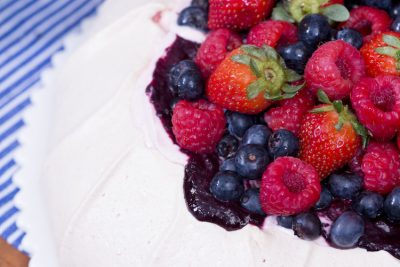 Pavlova De Frutas Vermelhas - Danielle Noce