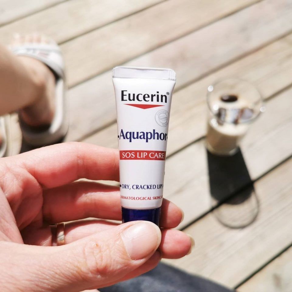 Aquaphor labial Eucerin: o segredo contra lábios ressecados